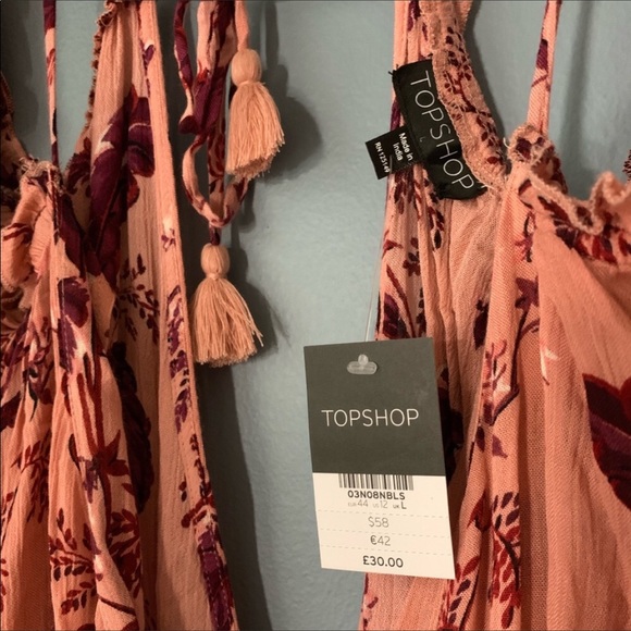NWT- Top Shop Floral Romper. Size Large - Picture 4 of 6